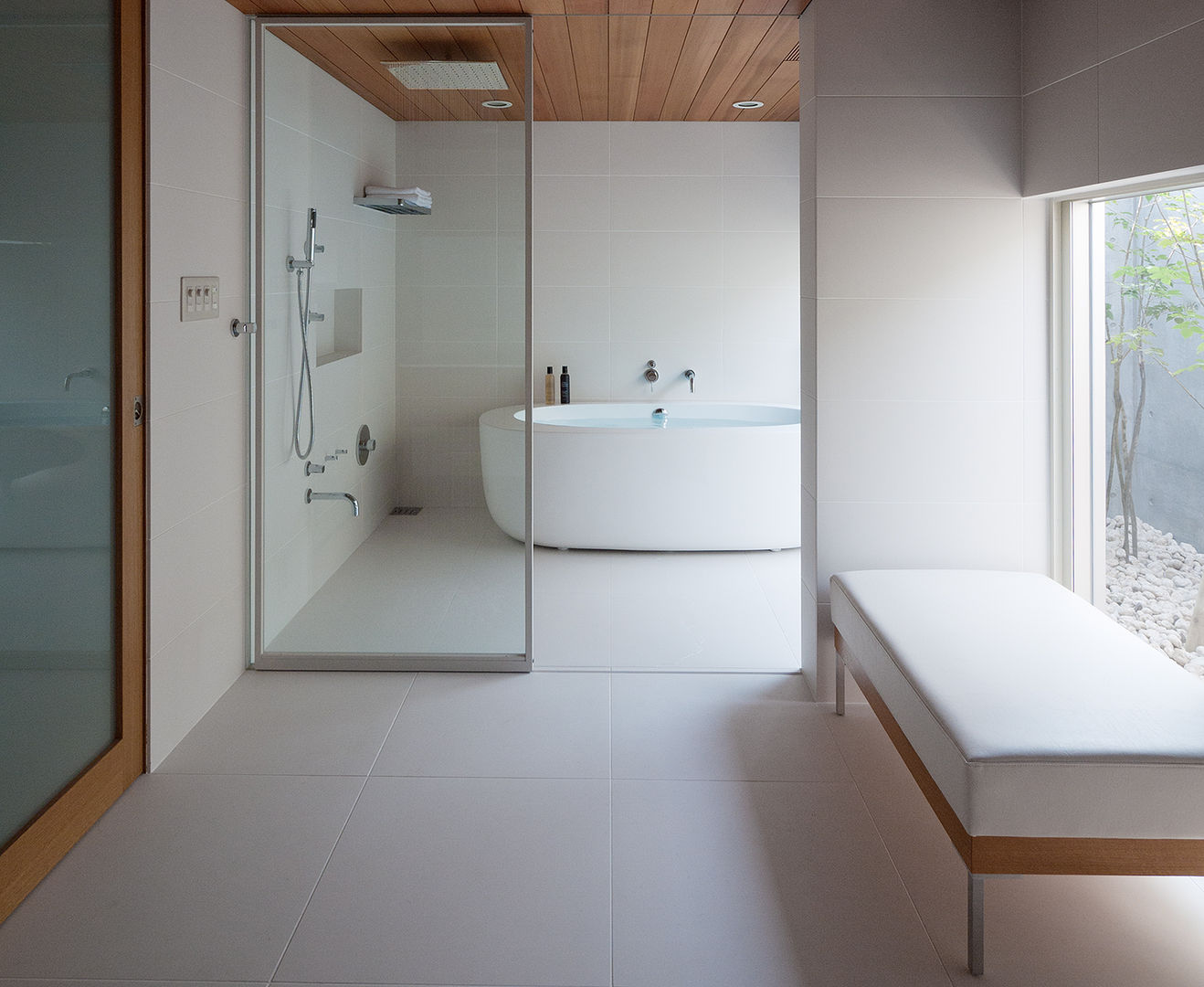 施工例写真, フォンテトレーディング株式会社 フォンテトレーディング株式会社 Modern bathroom Bathtubs & showers