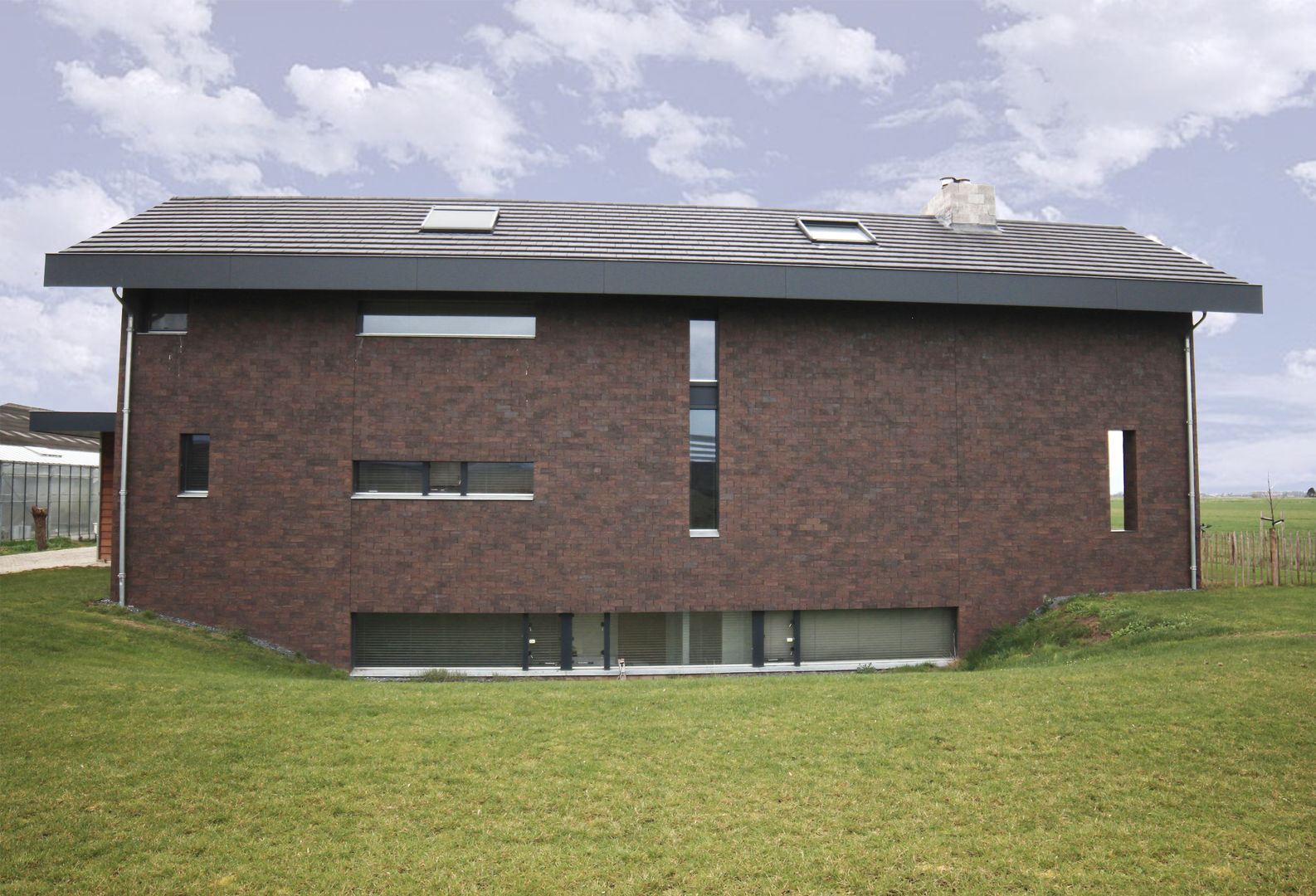 Bedrijfswoning in Oss, De Witte - Van der Heijden Architecten De Witte - Van der Heijden Architecten Casas modernas