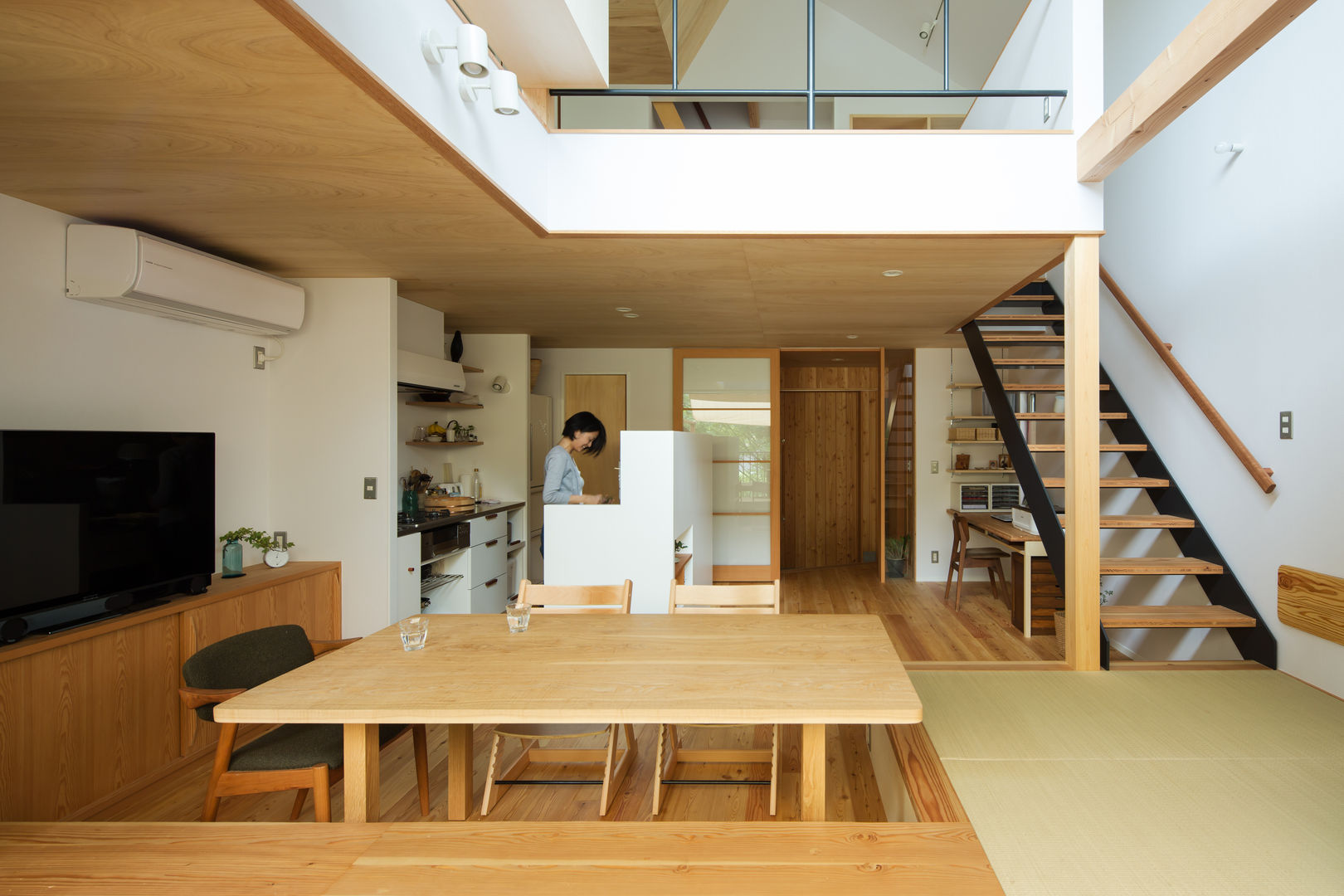 スバコ, 藤森大作建築設計事務所 藤森大作建築設計事務所 Modern dining room