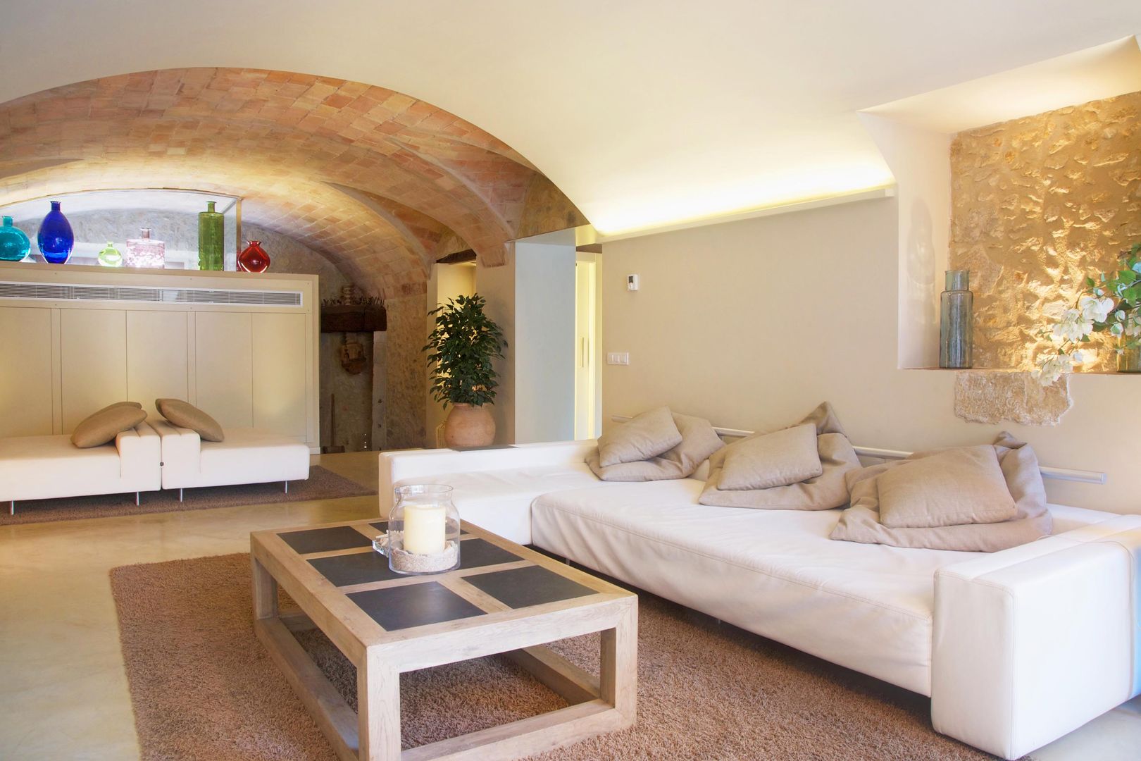 Vivienda Palafrugell, Brick Serveis d'Interiorisme S.L. Brick Serveis d'Interiorisme S.L. Гостиная в средиземноморском стиле