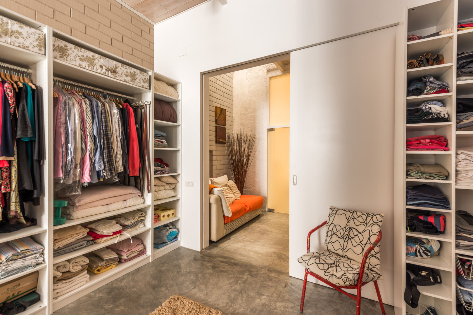 Vestidor | Reforma Loft Barcelona | Standal homify Vestidores y placares modernos