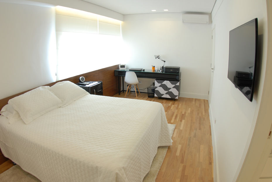 Dormitorio Suite Master 1 MONICA SPADA DURANTE ARQUITETURA Quartos minimalistas