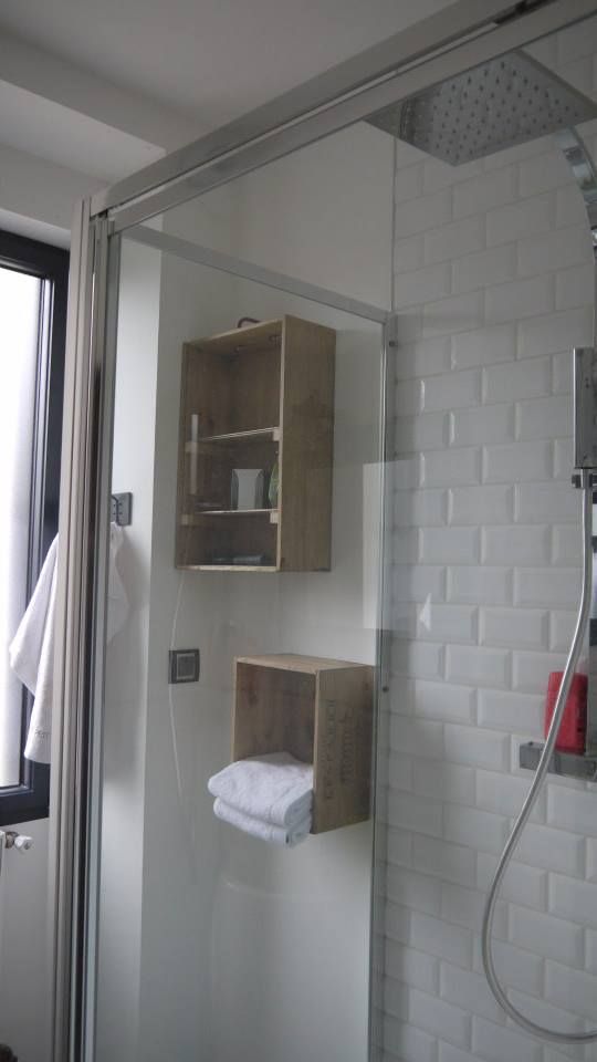 homify Industrial style bathroom