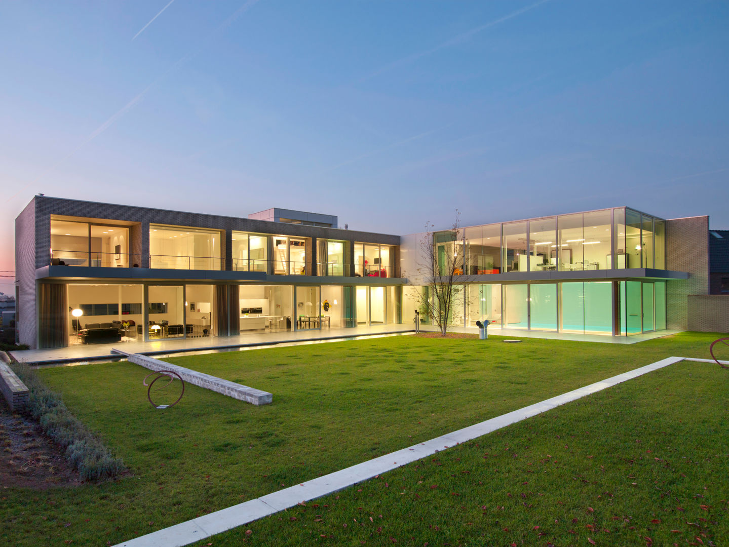 Le Cube Blanc, Luc Spits Architecture Luc Spits Architecture Casas de estilo moderno