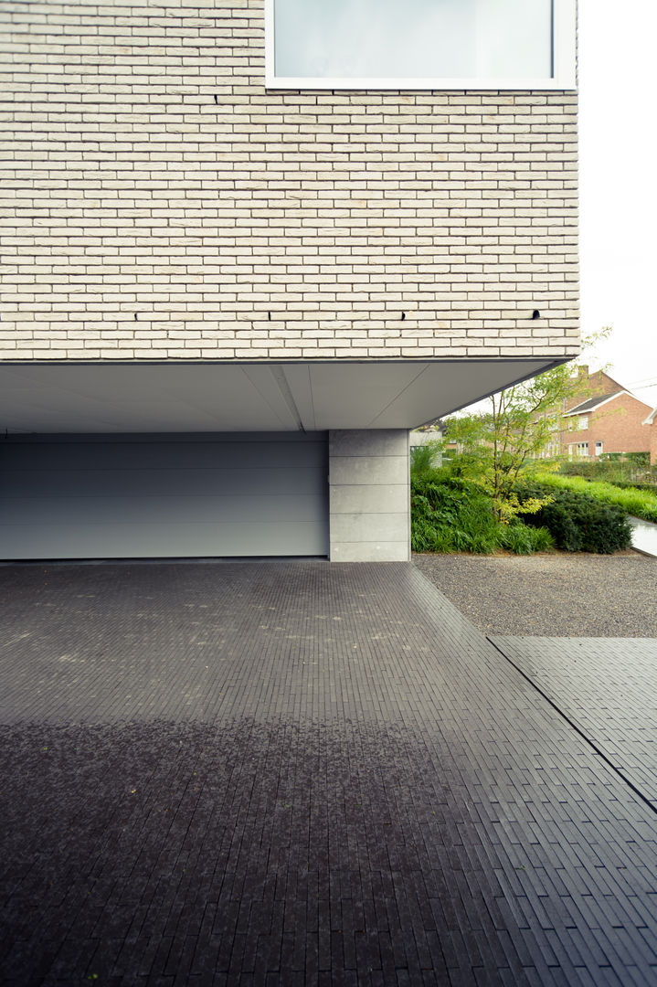 Le Cube Blanc, Luc Spits Architecture Luc Spits Architecture Garage/shed