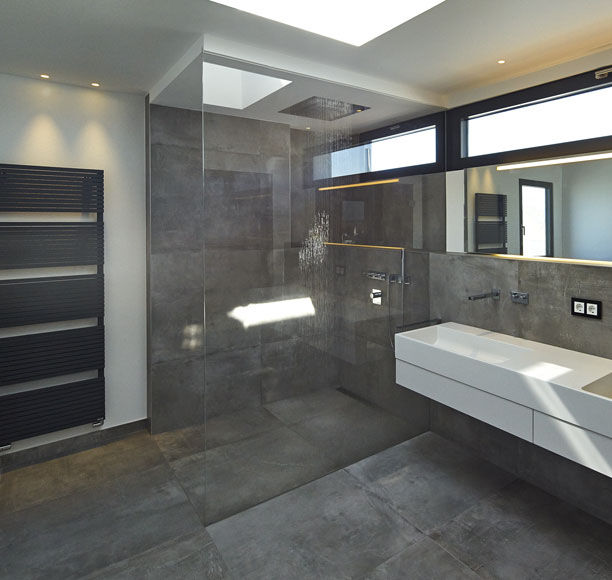 VILLA BELICE, LEE+MIR LEE+MIR Modern Bathroom