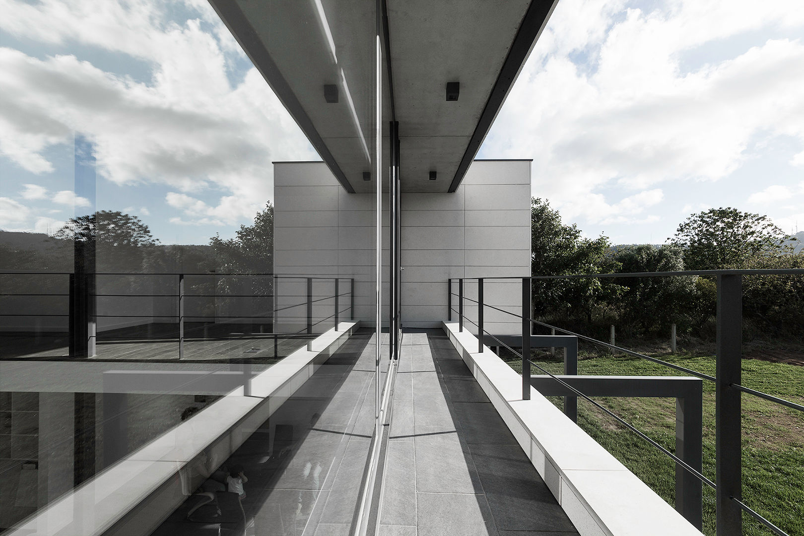 Vivienda en Mugardos, AD+ arquitectura AD+ arquitectura Modern Terrace Ceramic