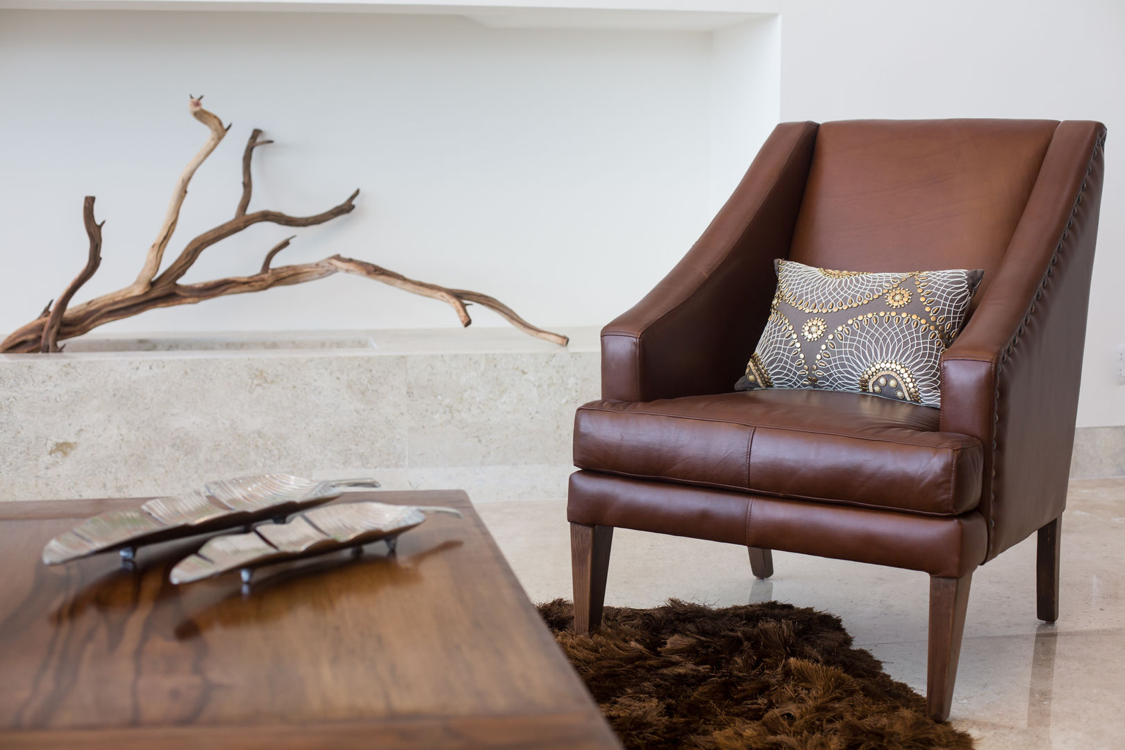 Interiorismo para residencia en Altozano Morelia, Dovela Interiorismo Dovela Interiorismo Eclectic style living room Leather Grey Sofas & armchairs