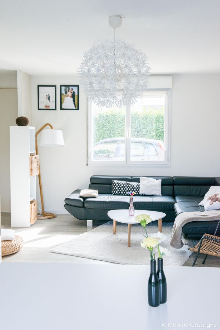 Une pièce à vivre aux airs Scandinaves, E/P ESPACE DESIGN - Emilie Peyrille E/P ESPACE DESIGN - Emilie Peyrille Scandinavian style living room Sofas & armchairs