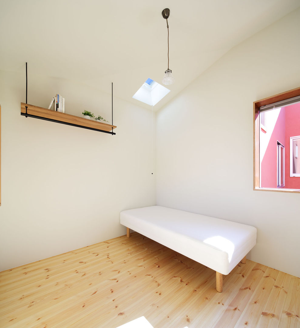 KMA しかくい空, 板元英雄建築設計事務所 板元英雄建築設計事務所 Modern style bedroom