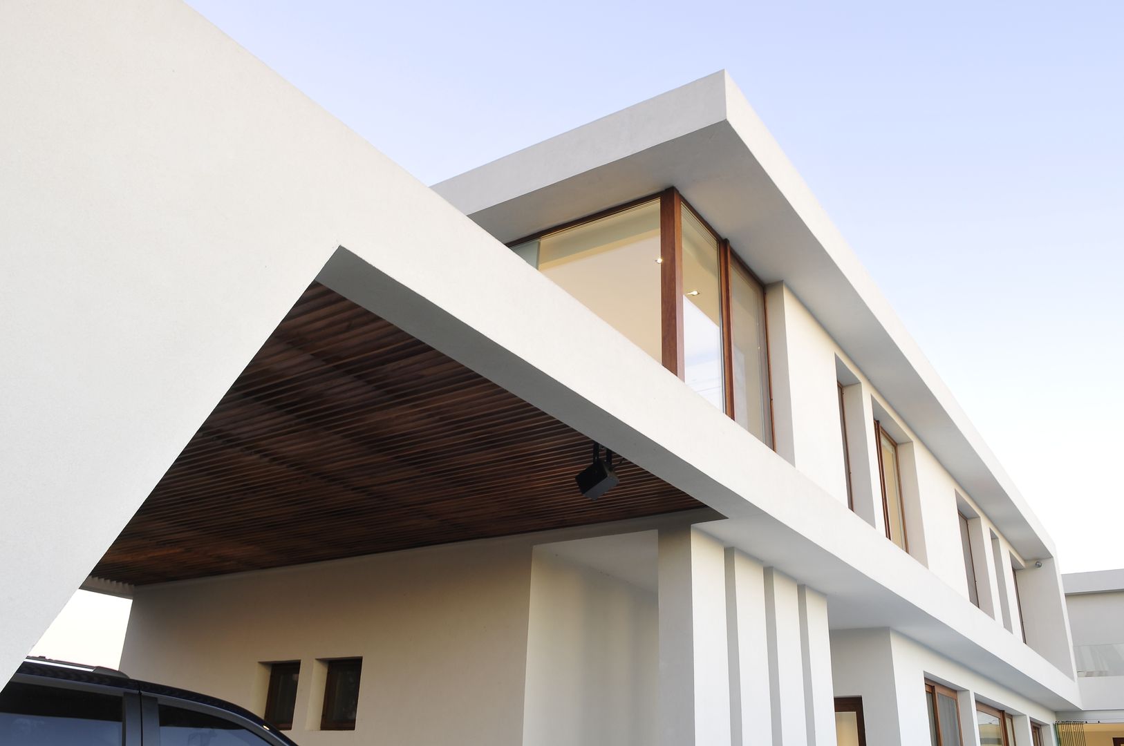 Ceiling wood detail Ramirez Arquitectura Paredes y suelos de estilo moderno Madera Acabado en madera