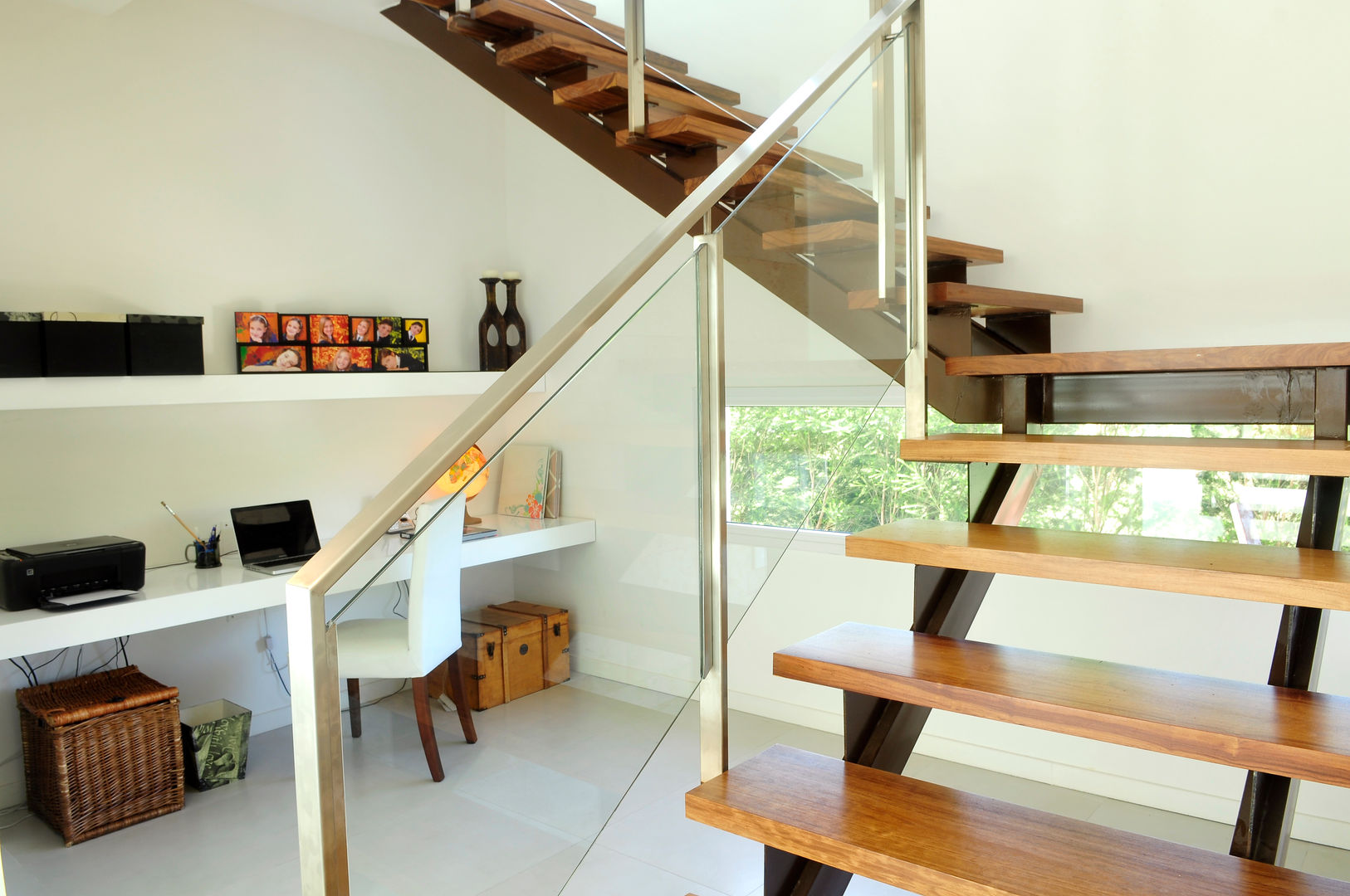 Stair / study Ramirez Arquitectura Pasillos, vestíbulos y escaleras de estilo moderno Madera Acabado en madera