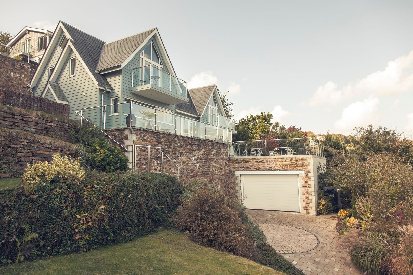 Driftwood House, Golant Laurence Associates Moderne huizen