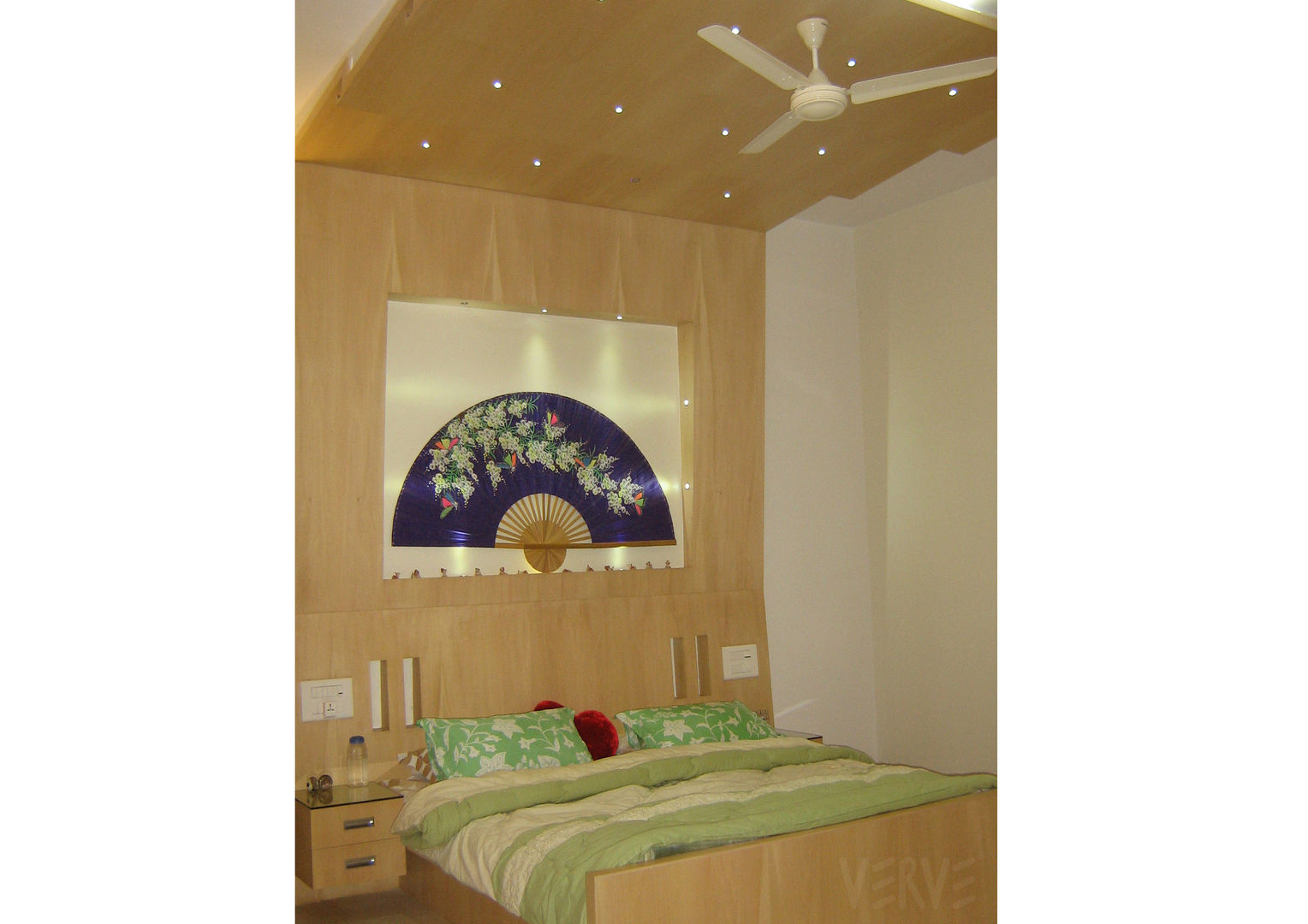 VILLA, VERVE GROUP VERVE GROUP Country style bedroom Engineered Wood Transparent