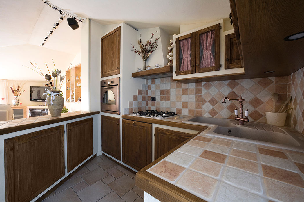 Cucina, Arredamenti Caneschi srl Arredamenti Caneschi srl Cocinas de estilo rústico Encimeras