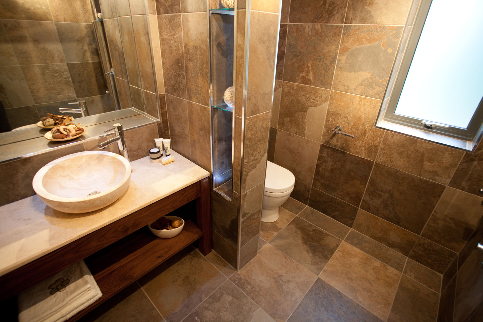 Little Piper, Penpol Laurence Associates Classic style bathroom