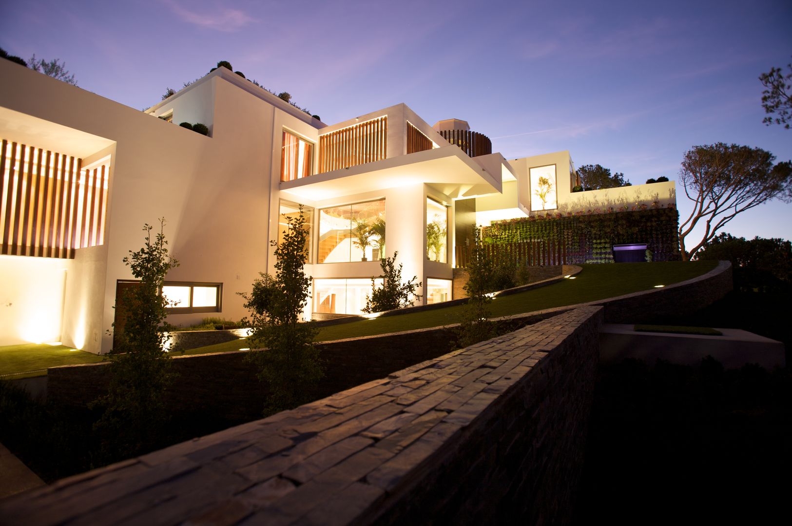Casa Feng Shui * Quinta do Lago - Algarve, LC Vertical Gardens LC Vertical Gardens Jardins modernos Plantas e flores