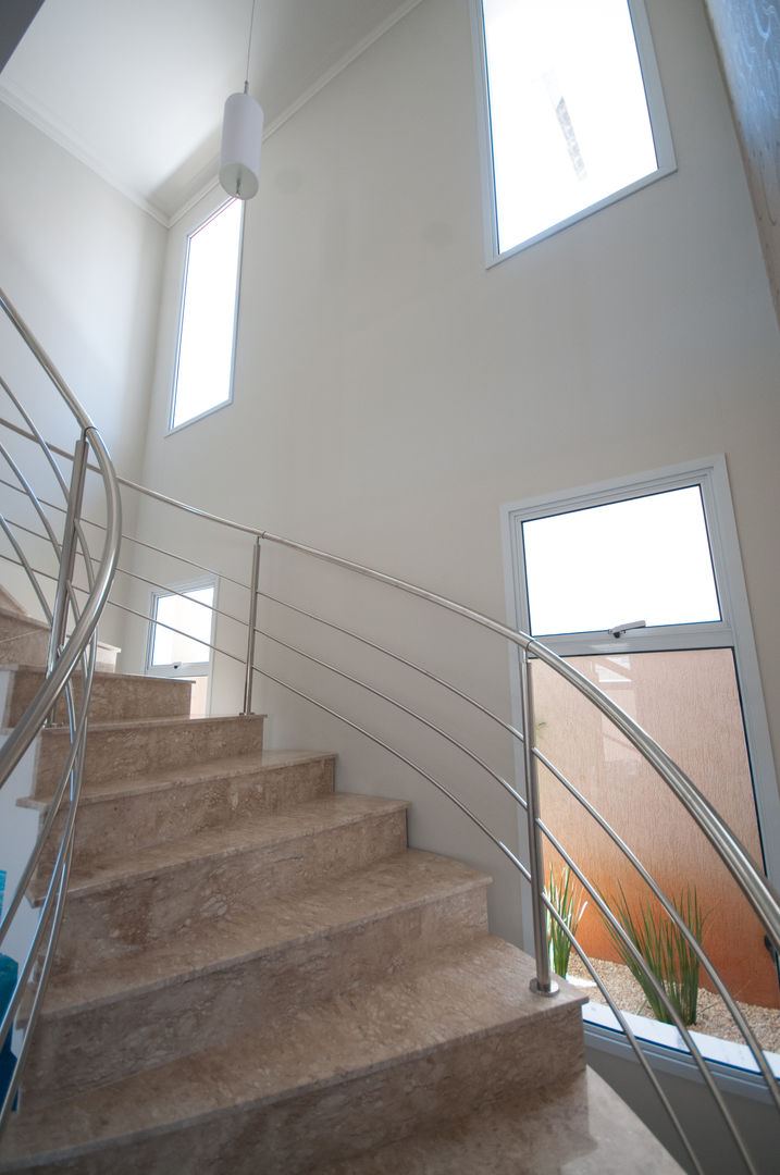 RPA, Angelica Pecego Arquitetura Angelica Pecego Arquitetura Eclectic style corridor, hallway & stairs