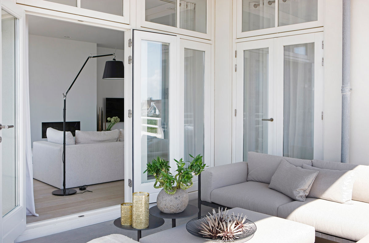 Appartement aan Zee , Grego Design Studio Grego Design Studio Balcones y terrazas modernos