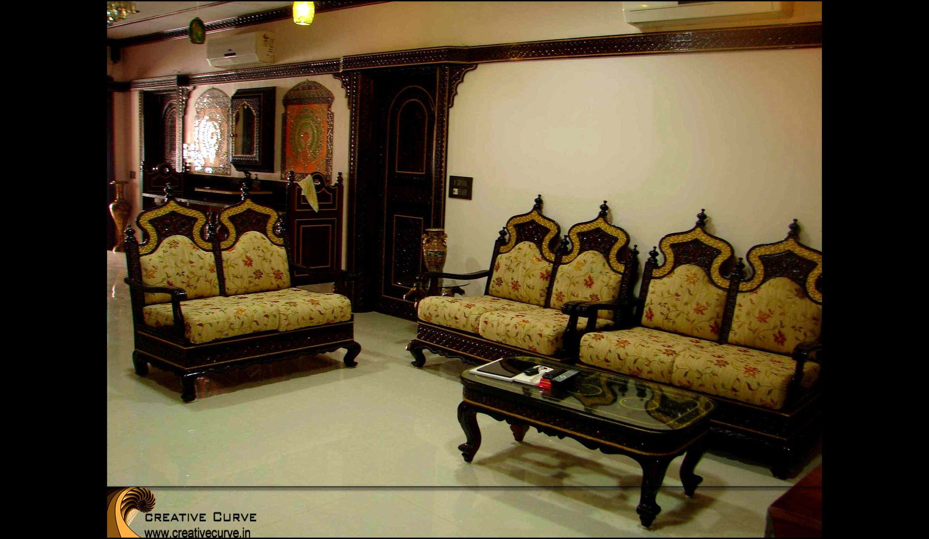 Traditional Interior design, Creative Curve Creative Curve غرفة المعيشة