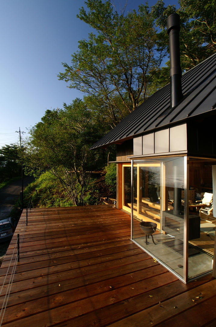 山中庵, 樋口善信建築計画事務所 樋口善信建築計画事務所 Asian style balcony, veranda & terrace Wood Wood effect