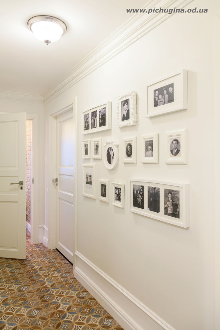 homify Eclectic corridor, hallway & stairs