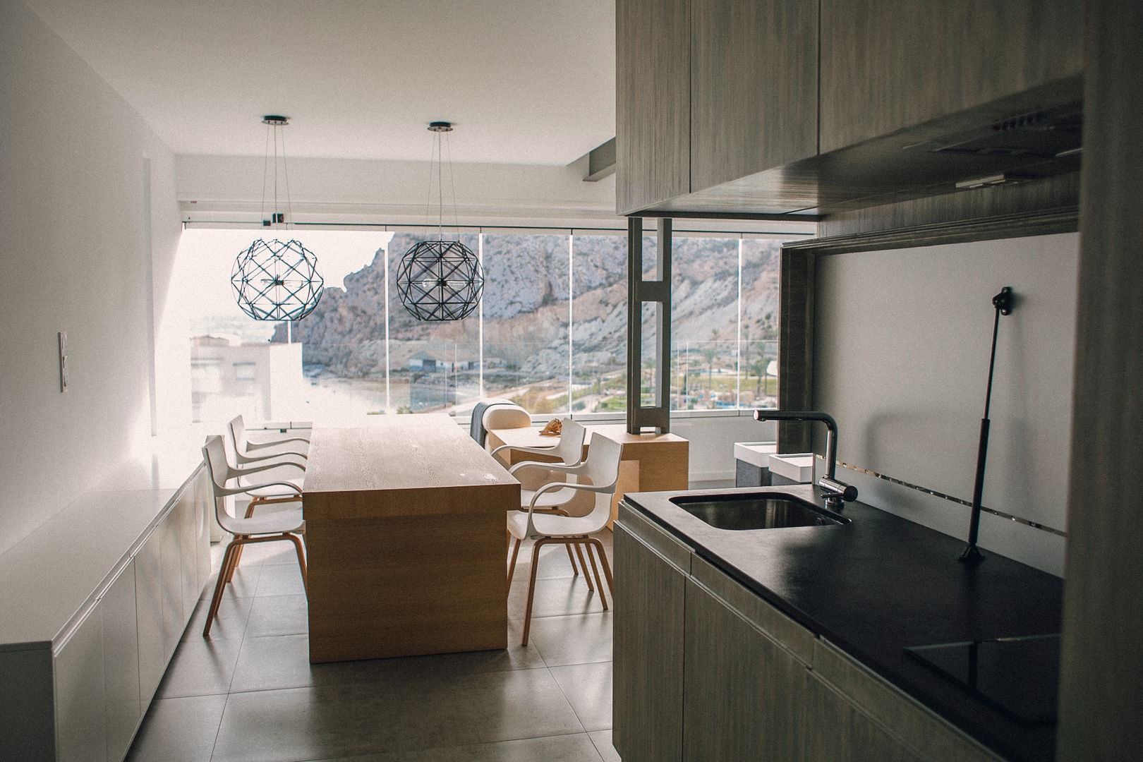 APARTAMENTO EN LA PLAYA, JUANCHO GONZALEZ JUANCHO GONZALEZ Cocinas de estilo moderno