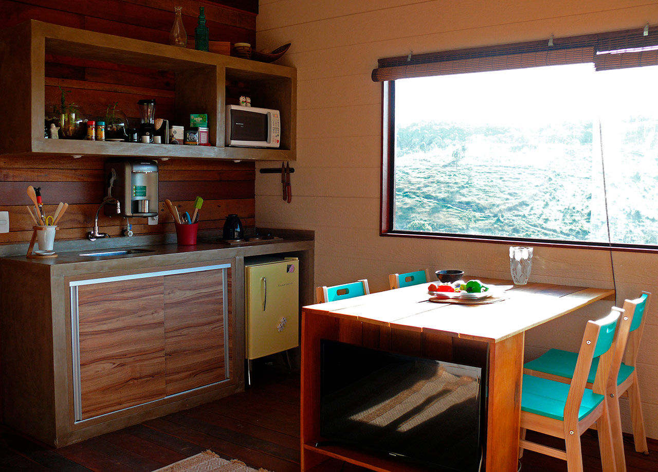 Casa em Guararema, Cabana Arquitetos Cabana Arquitetos Kitchen لکڑی Wood effect