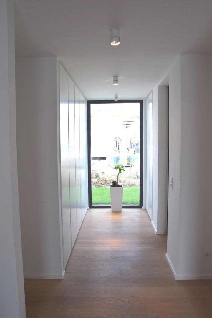 Wohnhaus Z Zornheim, Marcus Hofbauer Architekt Marcus Hofbauer Architekt Modern corridor, hallway & stairs