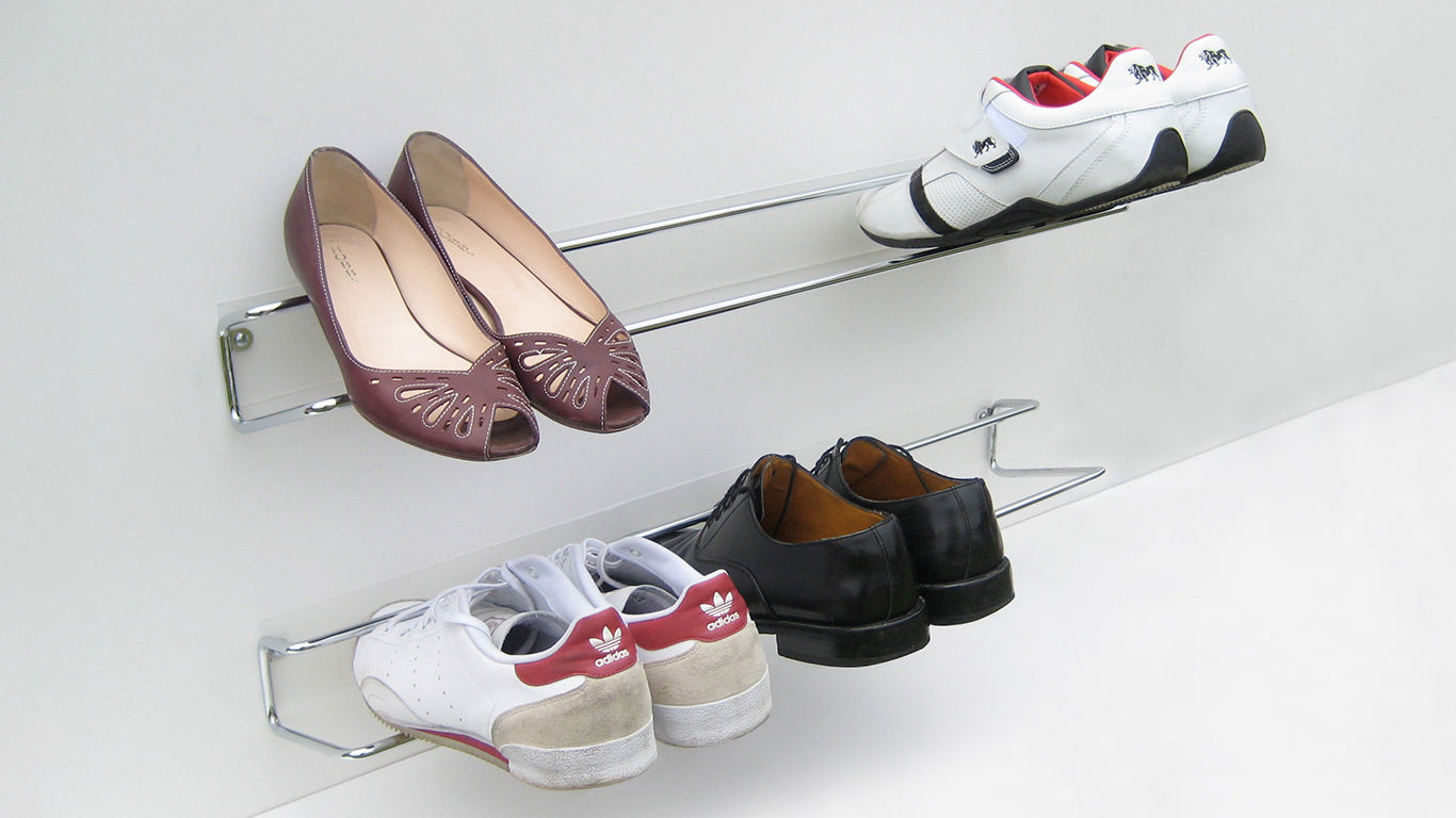 Wired Shoe Rack, HeadSprung Ltd HeadSprung Ltd Dormitorios de estilo moderno Accesorios y decoración