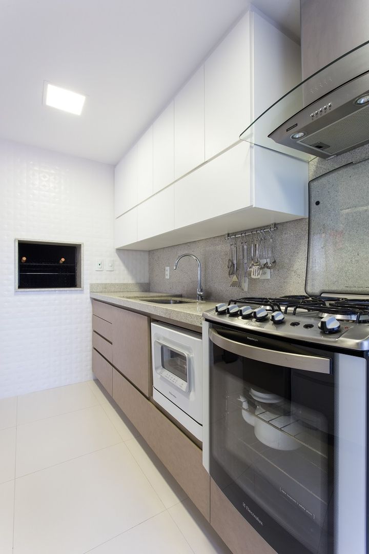Apartamento GPG - Cozinha Kali Arquitetura Cozinhas modernas
