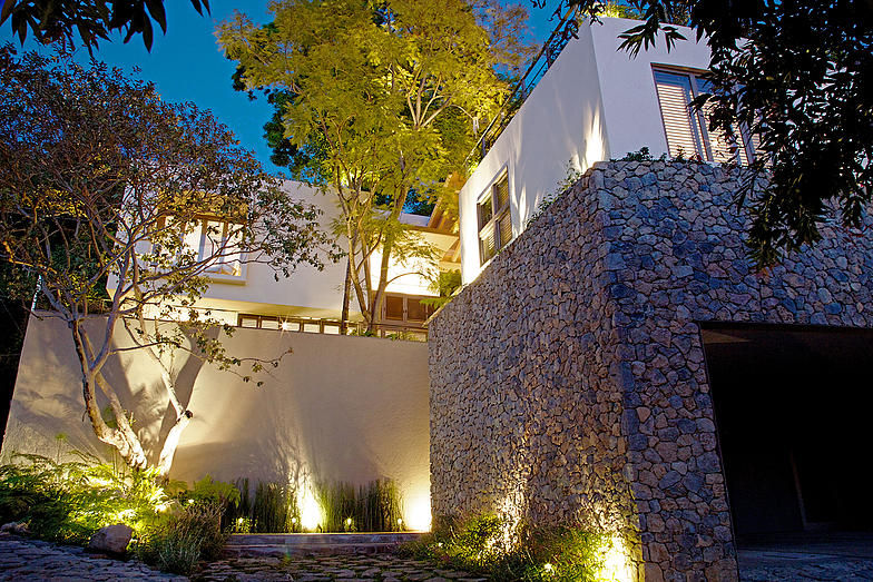 Casa Horizonte 9, Mayúscula Arquitectos Mayúscula Arquitectos Eclectic style houses