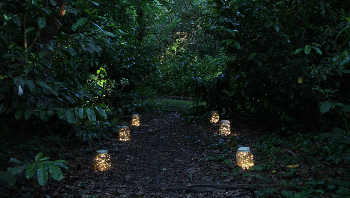 Cosmic Jar, HeadSprung Ltd HeadSprung Ltd Minimalist style garden Lighting