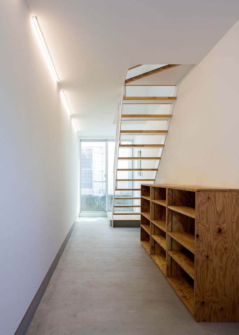 Riganto, Unico design一級建築士事務所 Unico design一級建築士事務所 Eclectic style corridor, hallway & stairs
