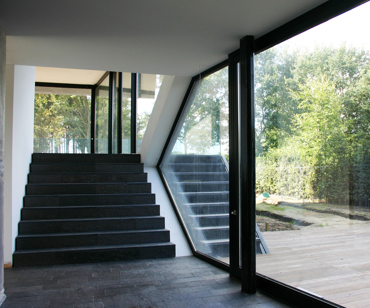 Villa van Lipzig Venlo, Loxodrome design&innovation Loxodrome design&innovation الممر الحديث، المدخل و الدرج