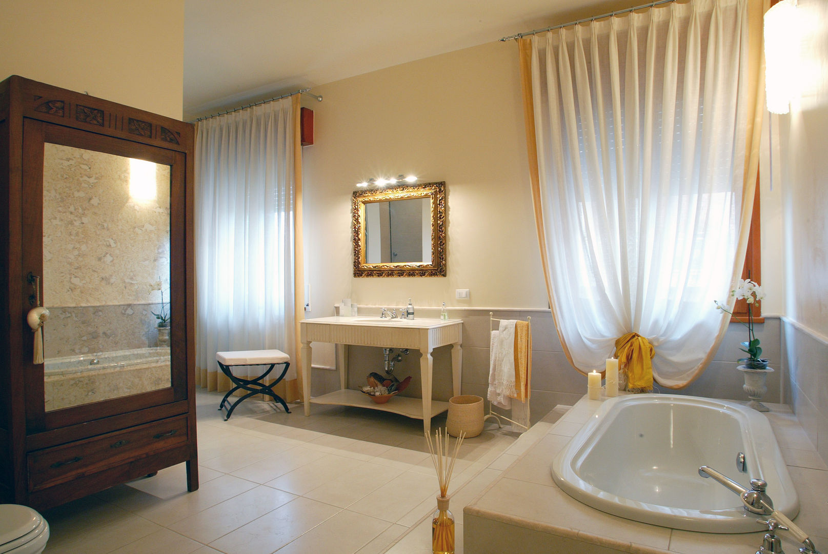 villa padronale classica, bilune studio bilune studio Classic style bathroom