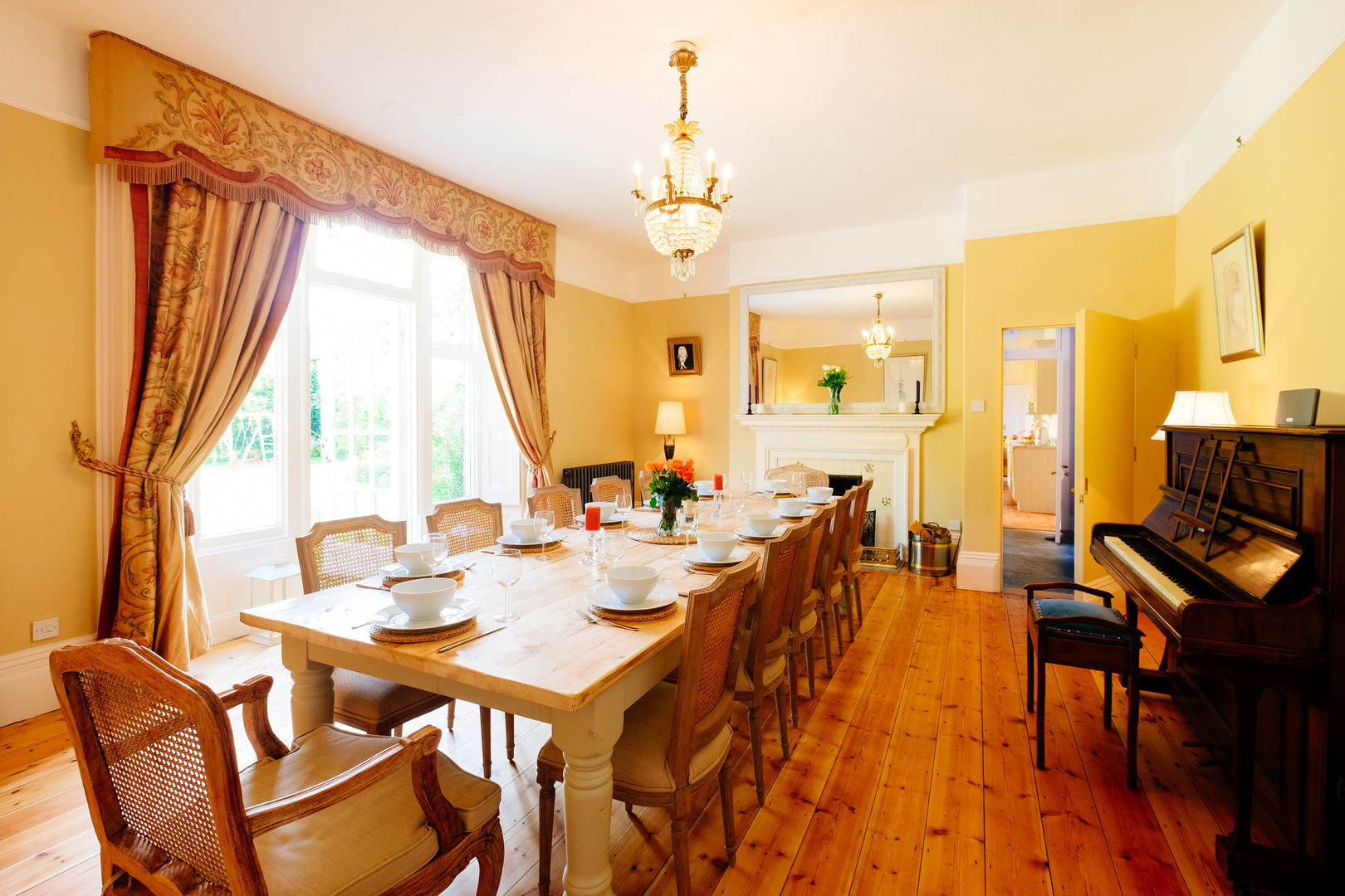 homify Country style dining room