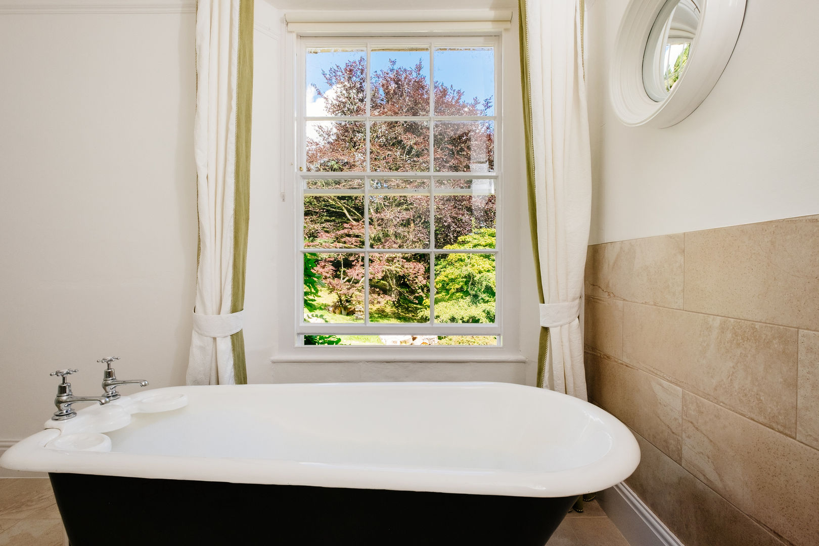 homify Country style bathroom