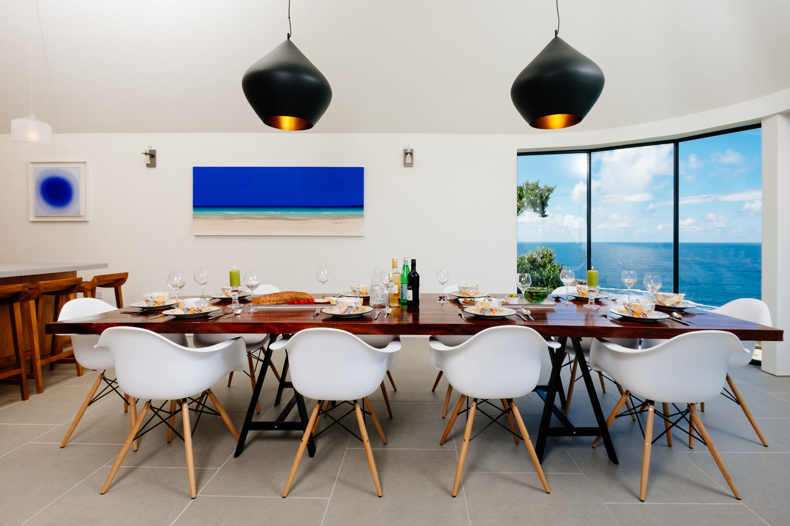 Gwel an Treth homify Modern dining room