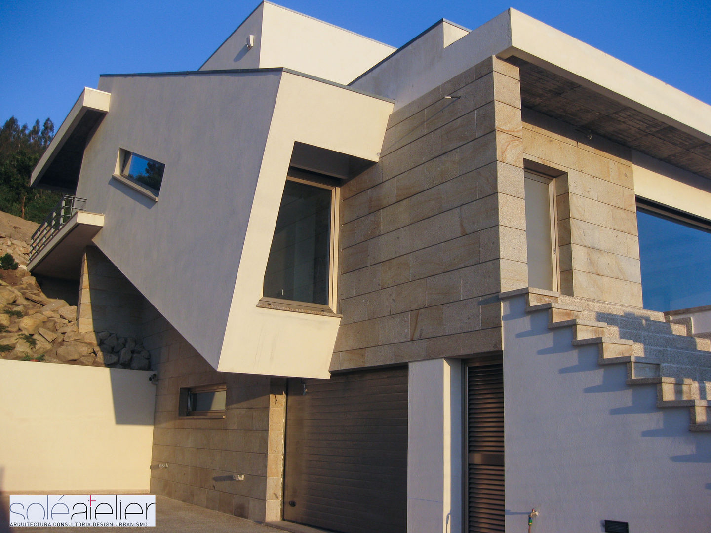 Casa TENEDÓRIO, Loivo, SOLE ATELIER, LDA SOLE ATELIER, LDA Maisons modernes