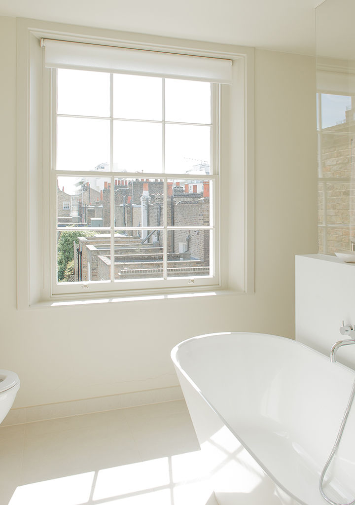 ​Bathroom at the Chelsea House Nash Baker Architects Ltd Moderne badkamers