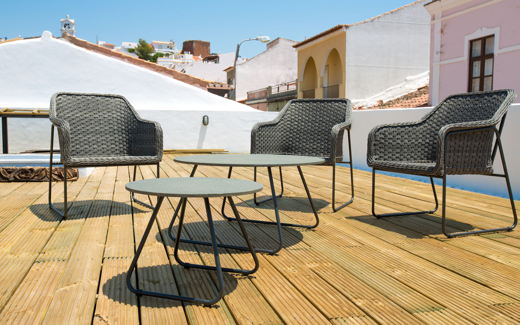 Casa do Largo homify Varandas, alpendres e terraços modernos Madeira Efeito de madeira