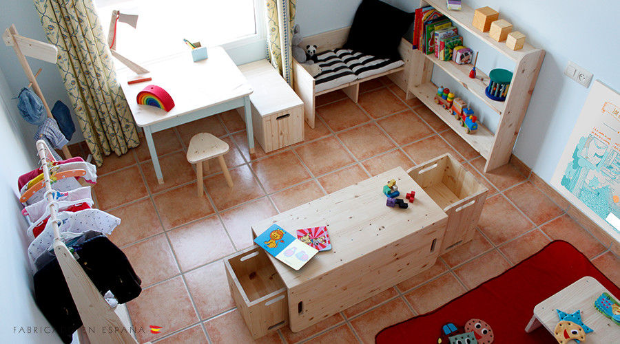 Ambiente 01 Woomo Habitaciones para niños de estilo clásico Madera maciza Multicolor Armarios y cómodas