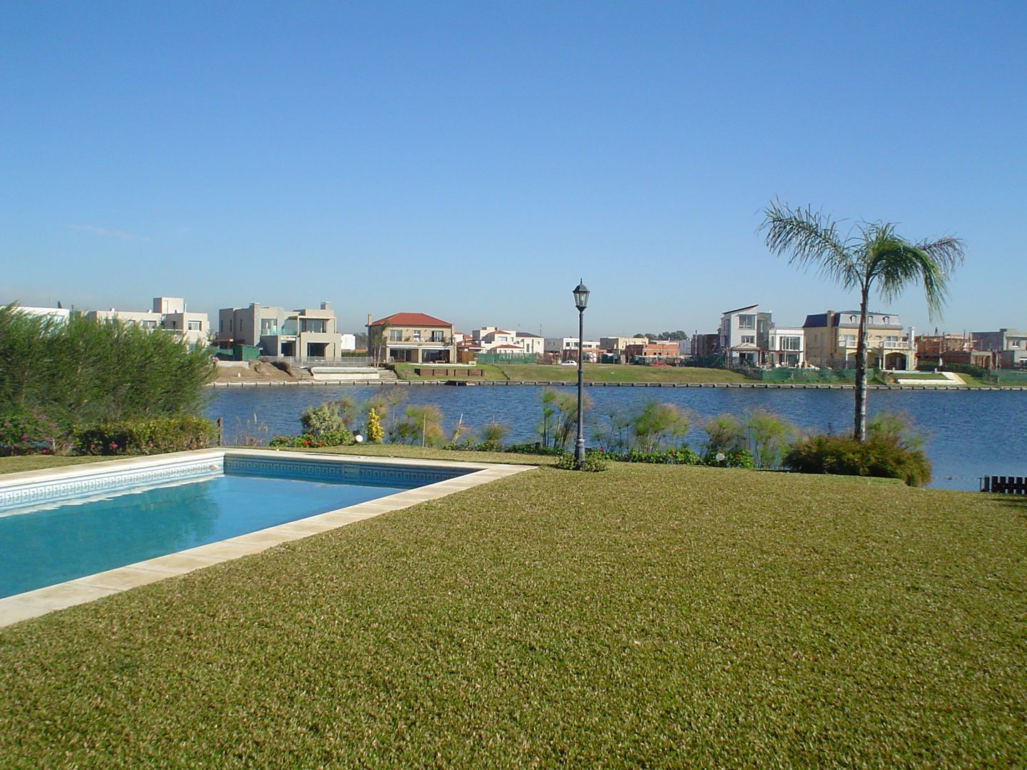 Casa en Los Alisos - Nordelta, Arquitectos Building M&CC - (Marcelo Rueda, Claudio Castiglia y Claudia Rueda) Arquitectos Building M&CC - (Marcelo Rueda, Claudio Castiglia y Claudia Rueda) Classic style houses