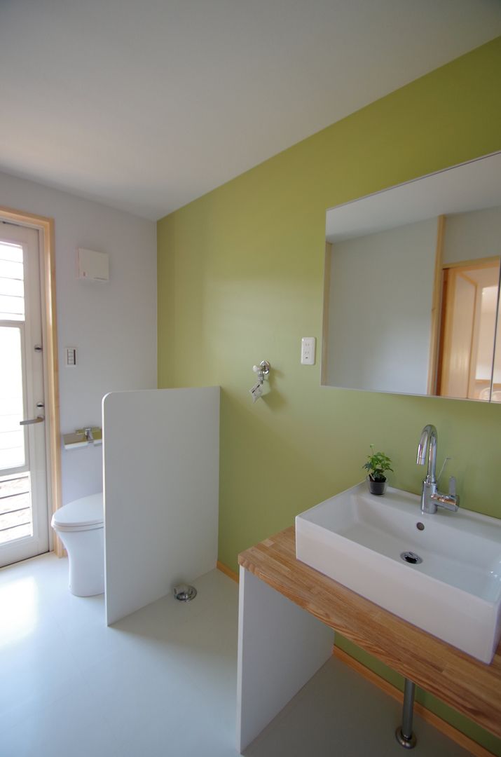 トイレ K+Yアトリエ一級建築士事務所 北欧スタイルの お風呂・バスルーム
