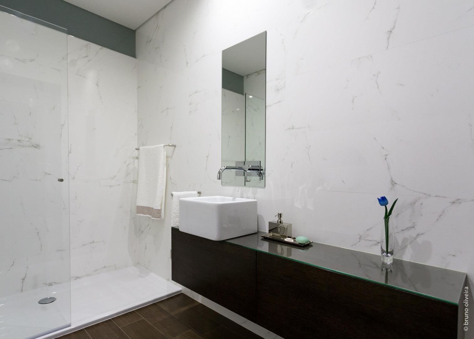 house 116, bo | bruno oliveira, arquitectura bo | bruno oliveira, arquitectura Ванная комната в стиле модерн Мрамор