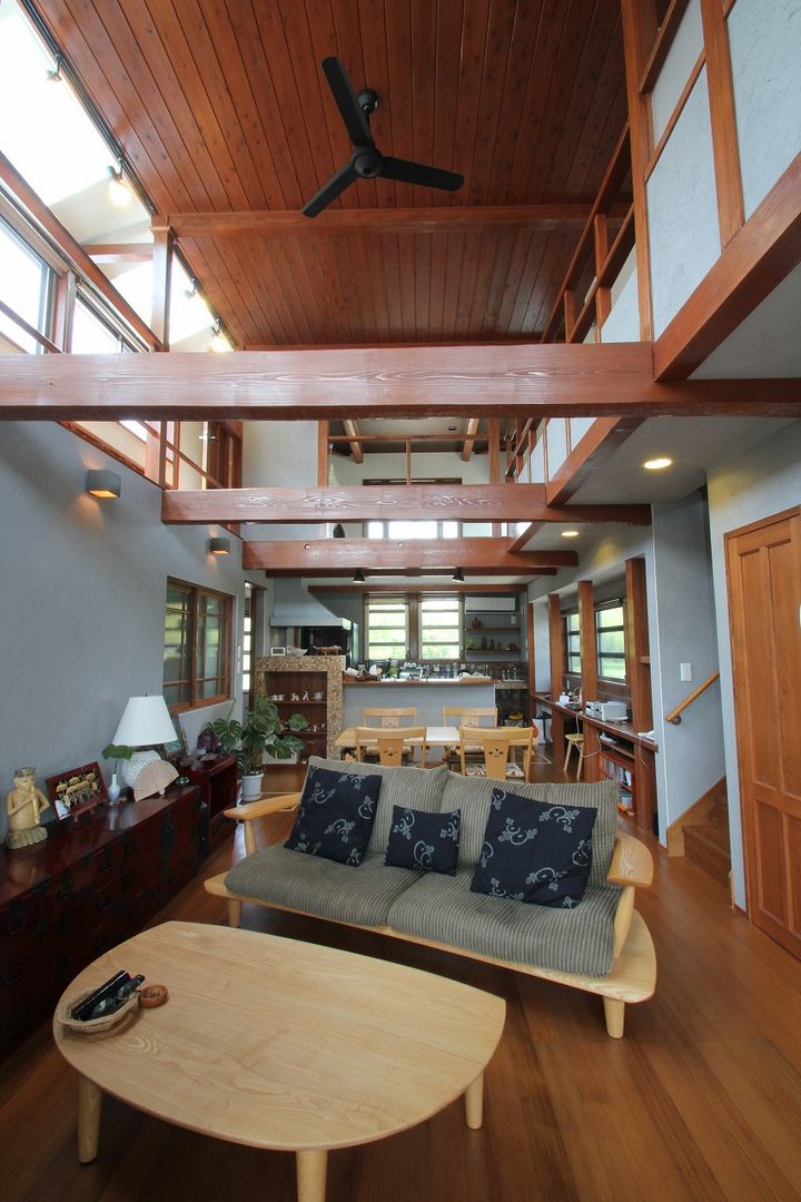 霞ヶ浦の家, 大出設計工房 OHDE ARCHITECT STUDIO 大出設計工房 OHDE ARCHITECT STUDIO Rustic style living room