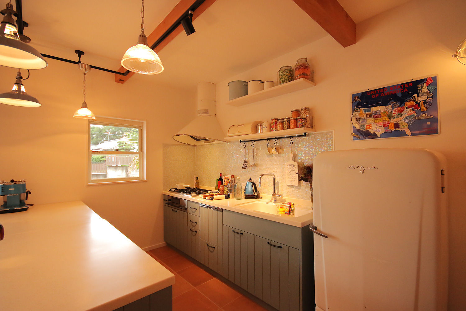 north shore house, THE MAKER'S&United Space Architect THE MAKER'S&United Space Architect Colonial style kitchen Wood Wood effect