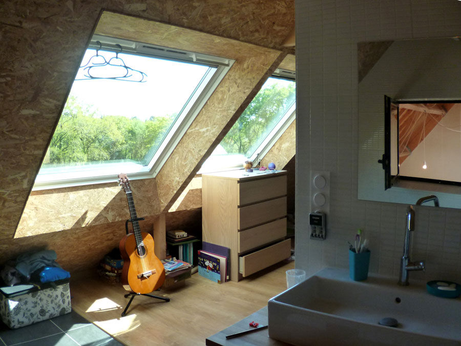 Mini/Maxi, LAUS architectes LAUS architectes カントリースタイルの 寝室