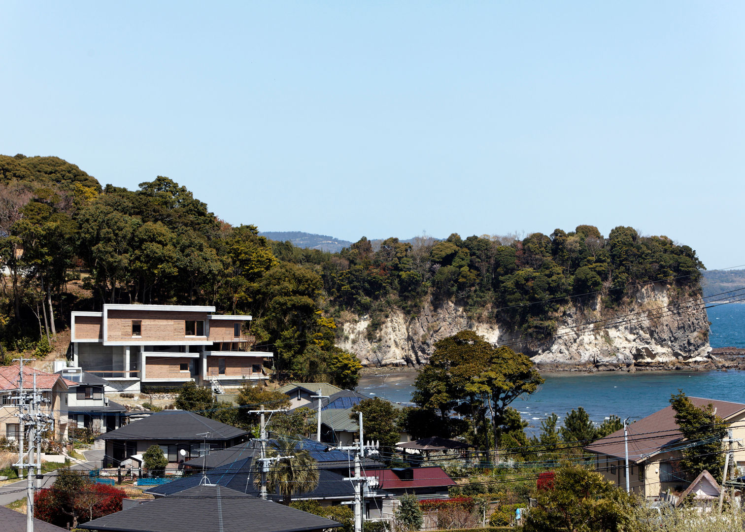 floating, 大井立夫設計工房 大井立夫設計工房 Casas modernas